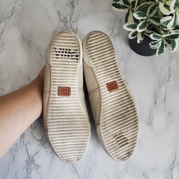 Frye Melanie Diamond Embossed Leather Slip On Loafer Neutral Comfy Boho 6 - Picture 5 of 8